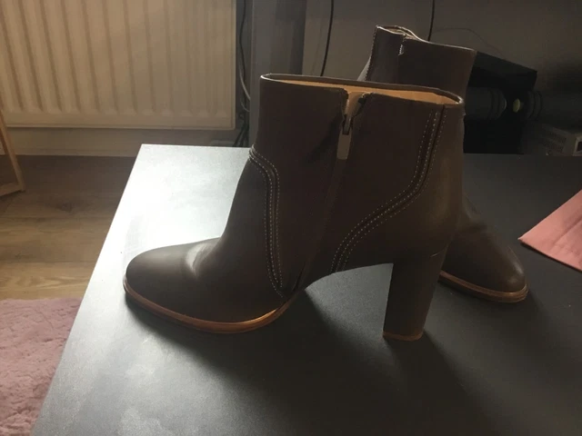 Clarks women's medora 2024 sage ankle bootie